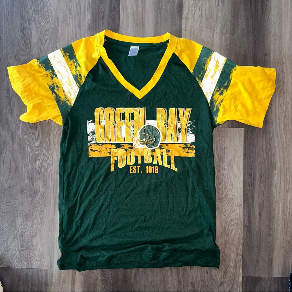 Womens Football Fans V Neck Green Bay T-Shirt Size MEDIUM